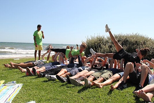 Læs om De putter sig på stranden